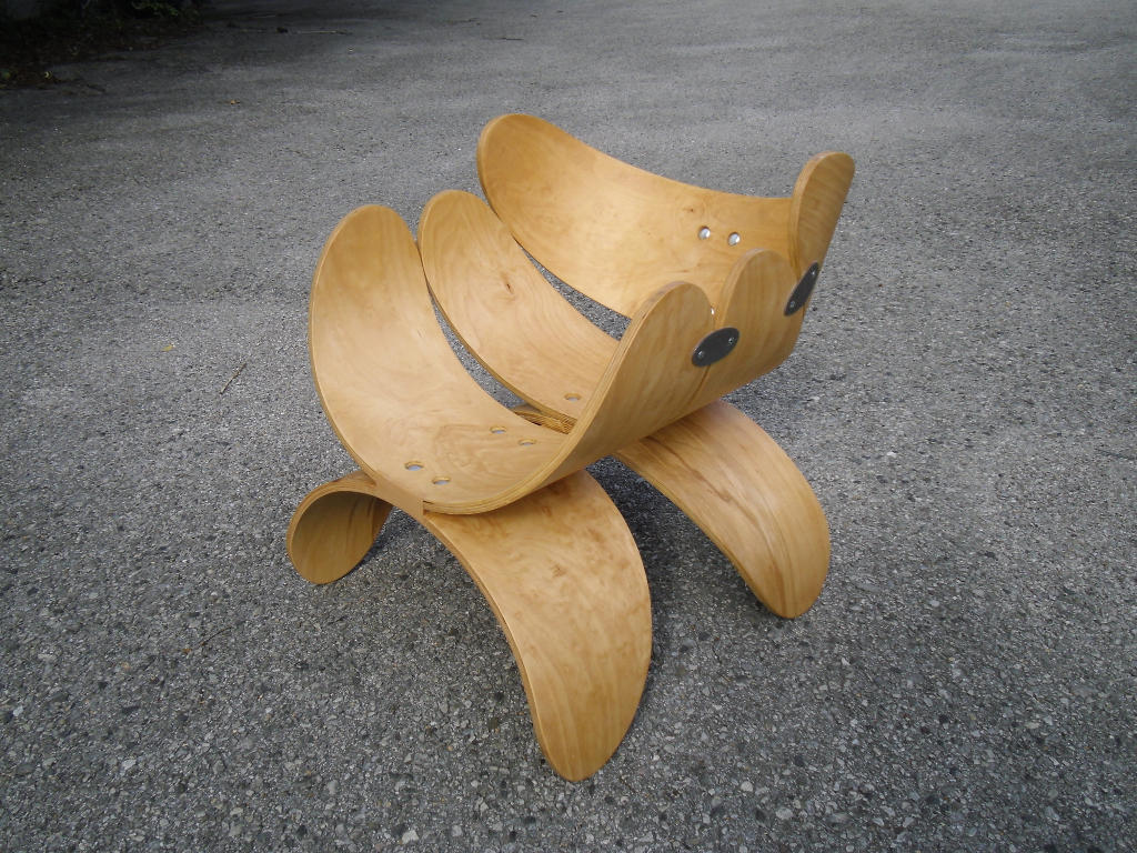 Stuhl Rücklehnen, Metall, Möbelwax. Chair back-rests, metal, wax. 52cm x 68cm x 53cm